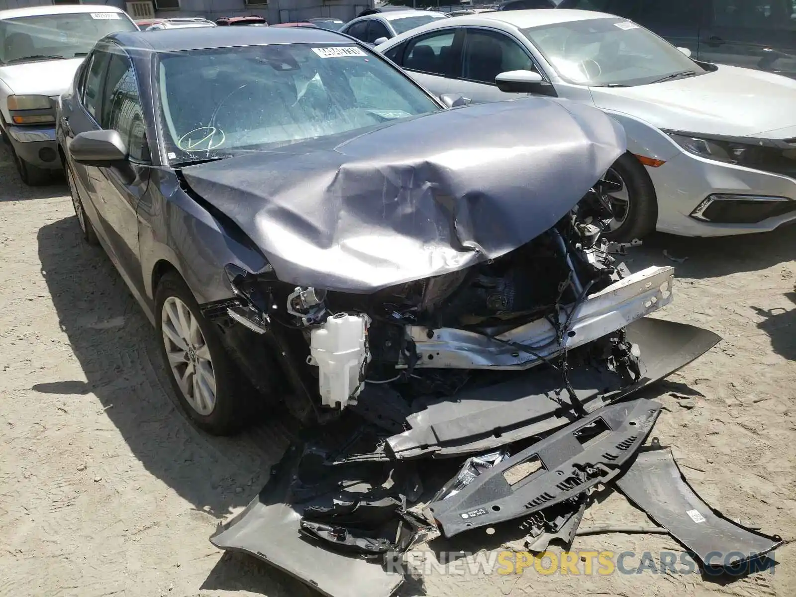 1 Фотография поврежденного автомобиля 4T1B11HK1KU241185 TOYOTA CAMRY 2019