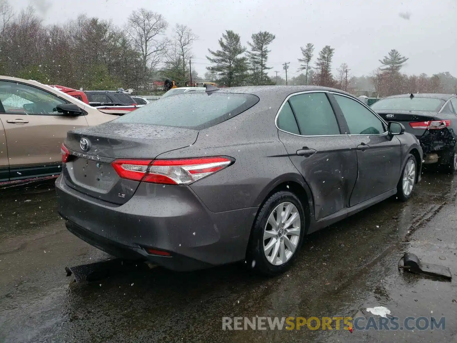 4 Photograph of a damaged car 4T1B11HK1KU242031 TOYOTA CAMRY 2019