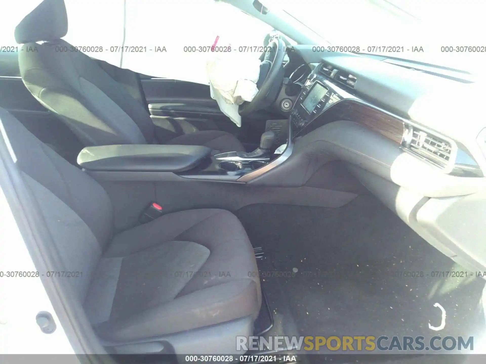 5 Photograph of a damaged car 4T1B11HK1KU242174 TOYOTA CAMRY 2019