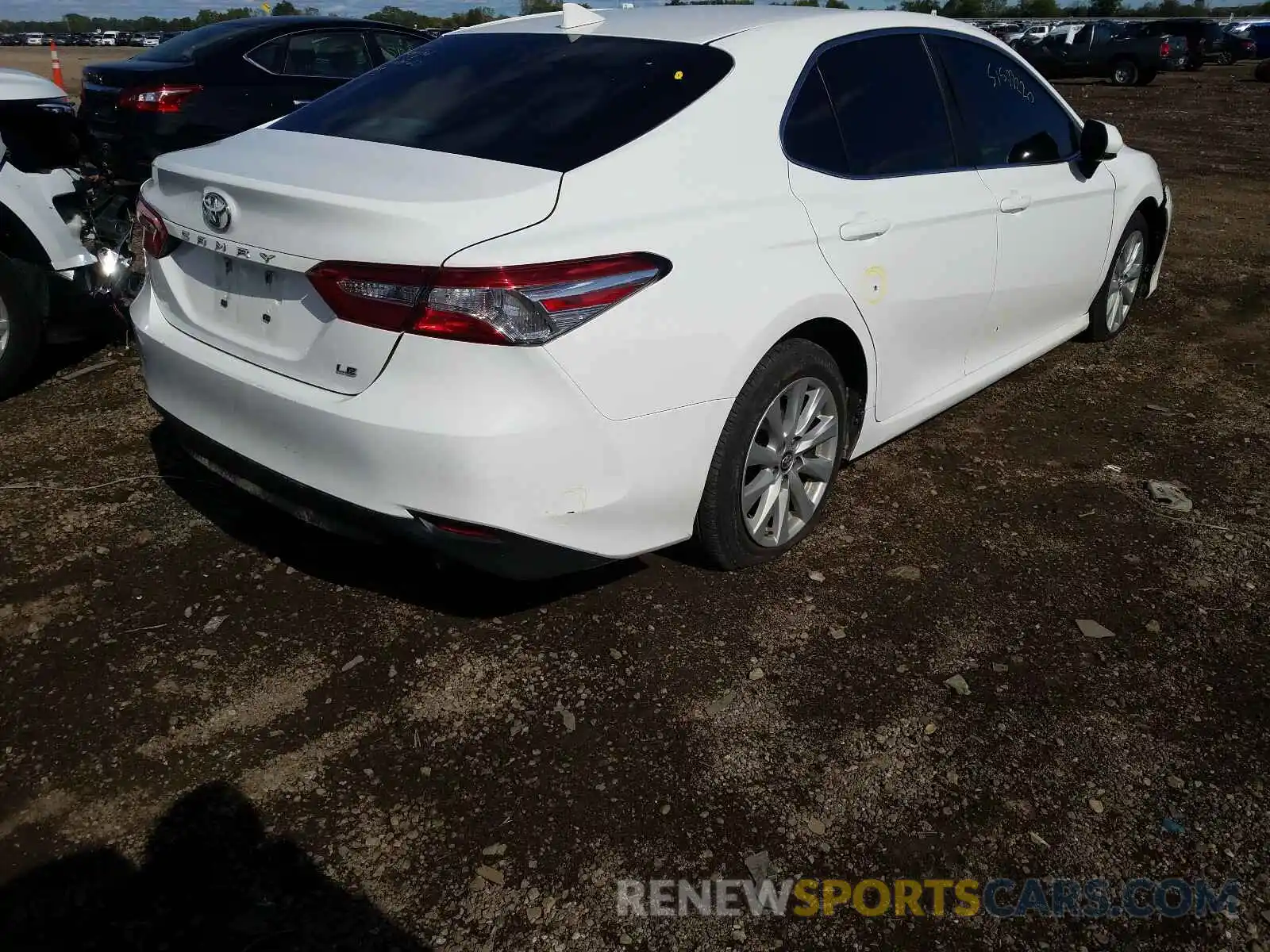 4 Фотография поврежденного автомобиля 4T1B11HK1KU242899 TOYOTA CAMRY 2019