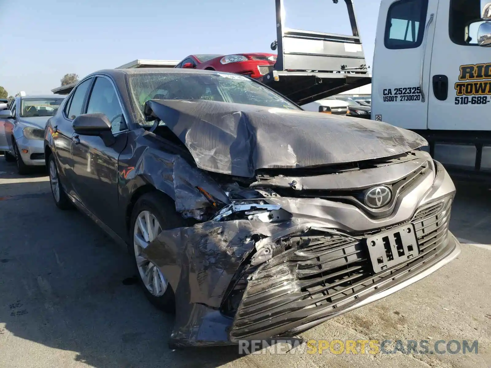 1 Photograph of a damaged car 4T1B11HK1KU243714 TOYOTA CAMRY 2019