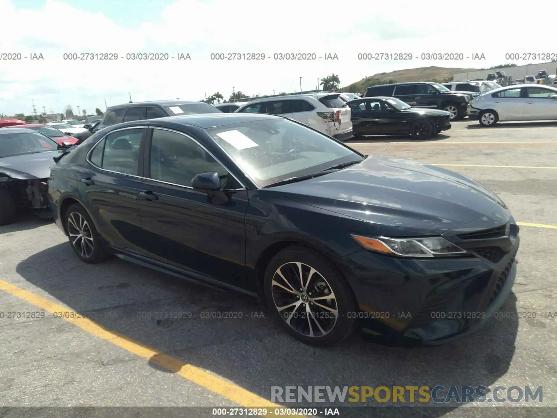 1 Photograph of a damaged car 4T1B11HK1KU245298 TOYOTA CAMRY 2019