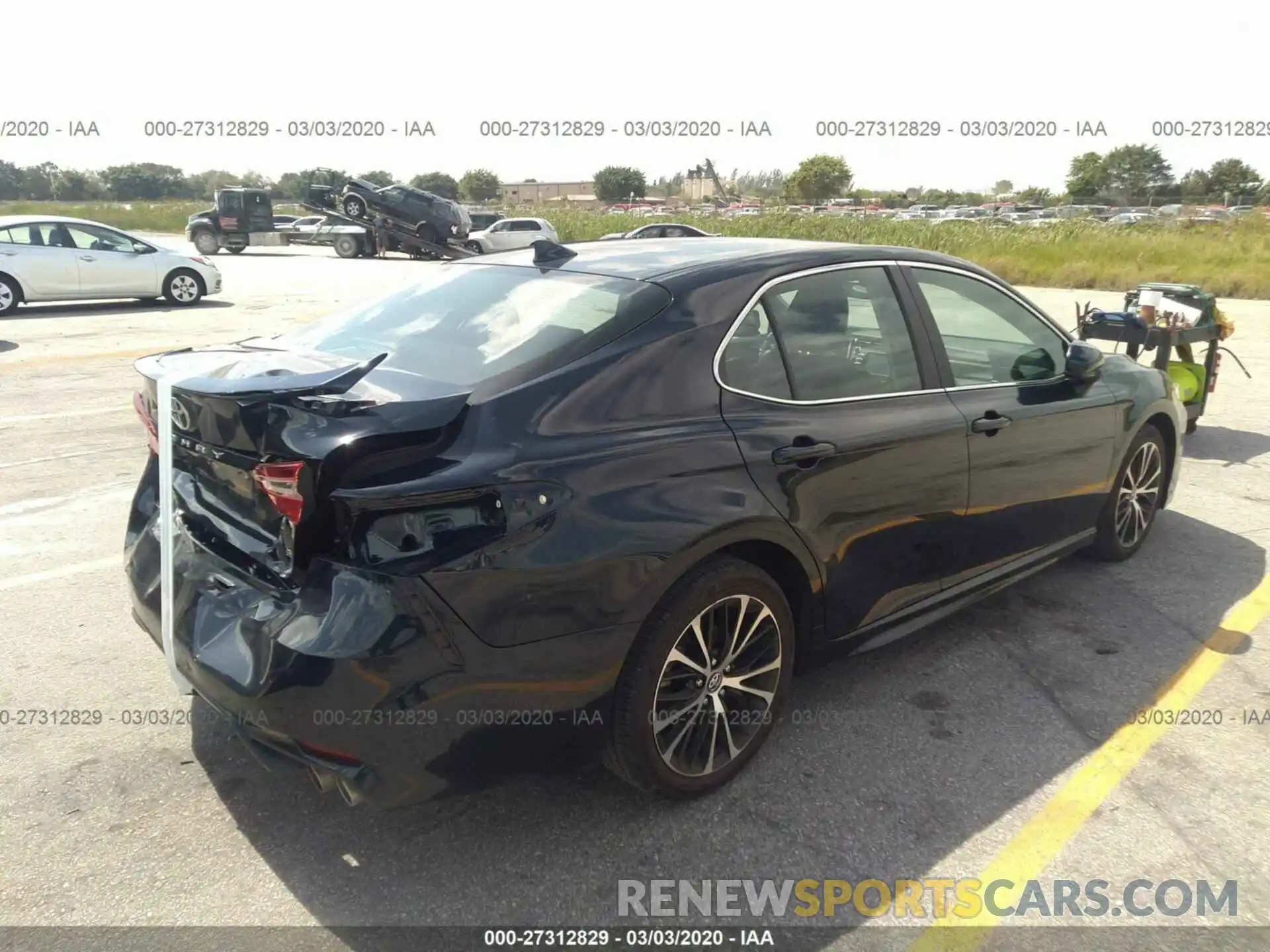 4 Photograph of a damaged car 4T1B11HK1KU245298 TOYOTA CAMRY 2019