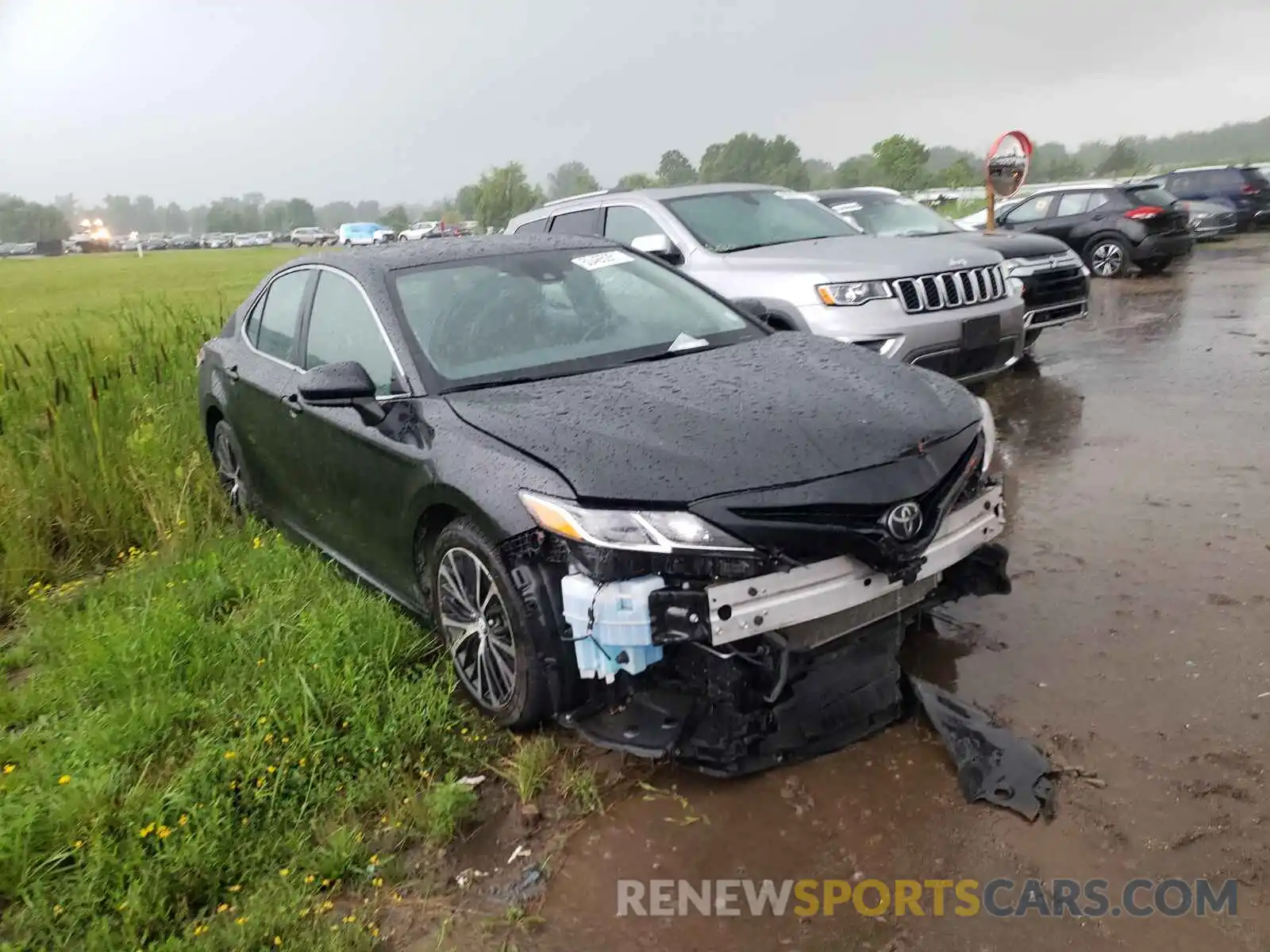 1 Photograph of a damaged car 4T1B11HK1KU245608 TOYOTA CAMRY 2019