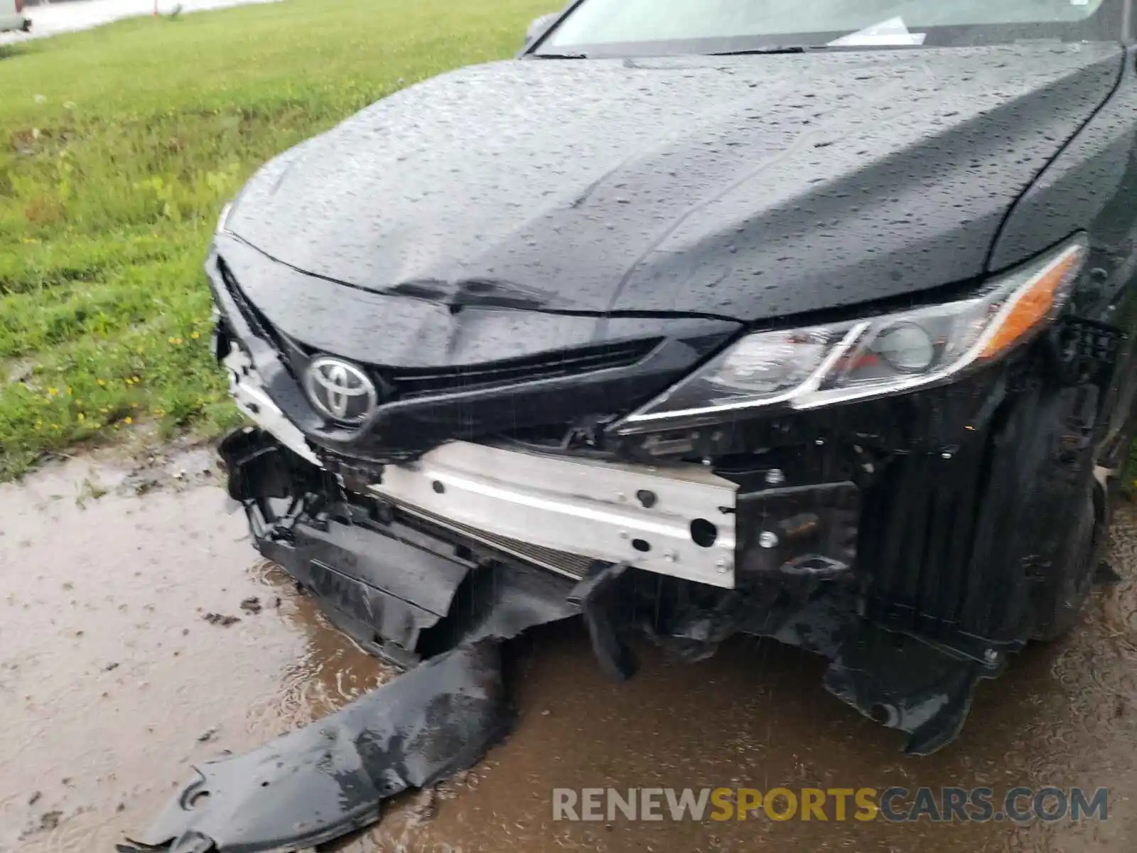 9 Photograph of a damaged car 4T1B11HK1KU245608 TOYOTA CAMRY 2019