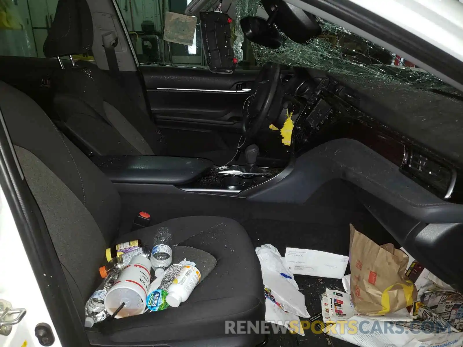 5 Photograph of a damaged car 4T1B11HK1KU246371 TOYOTA CAMRY 2019