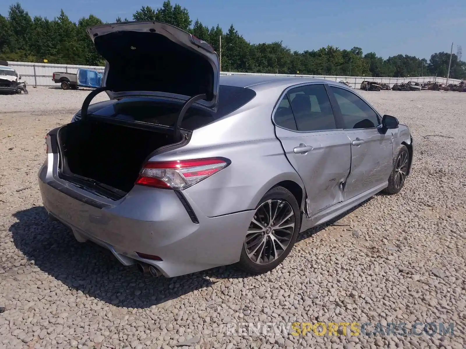 4 Фотография поврежденного автомобиля 4T1B11HK1KU247830 TOYOTA CAMRY 2019