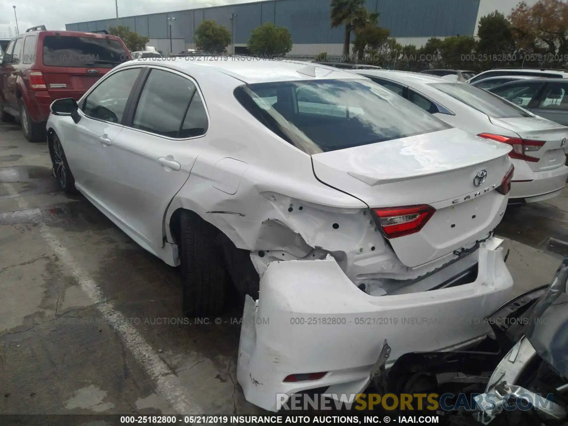 3 Photograph of a damaged car 4T1B11HK1KU248685 TOYOTA CAMRY 2019