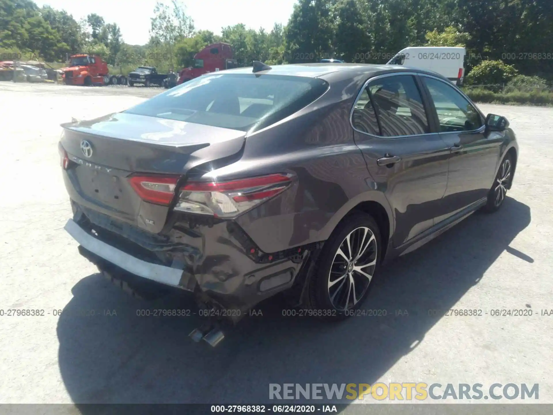 4 Photograph of a damaged car 4T1B11HK1KU248847 TOYOTA CAMRY 2019