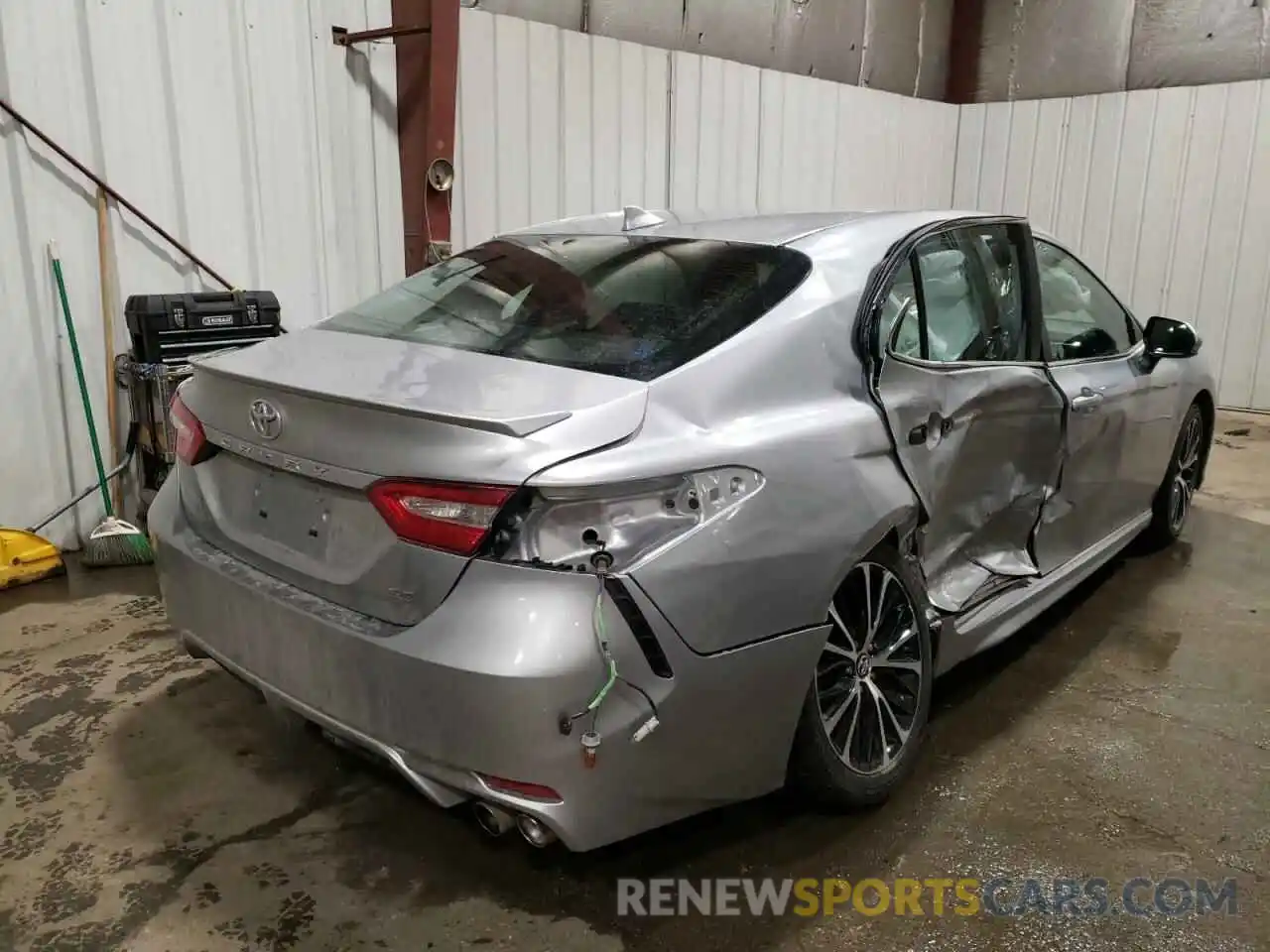 4 Photograph of a damaged car 4T1B11HK1KU249108 TOYOTA CAMRY 2019