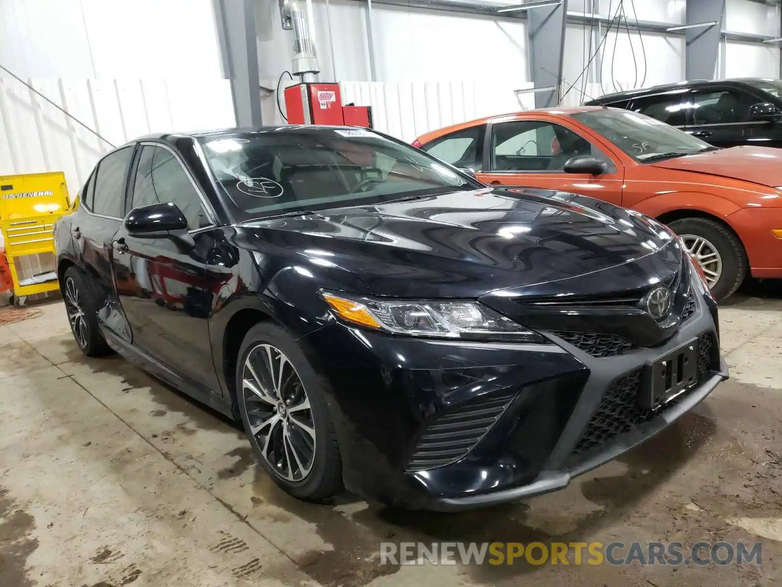 1 Photograph of a damaged car 4T1B11HK1KU250744 TOYOTA CAMRY 2019