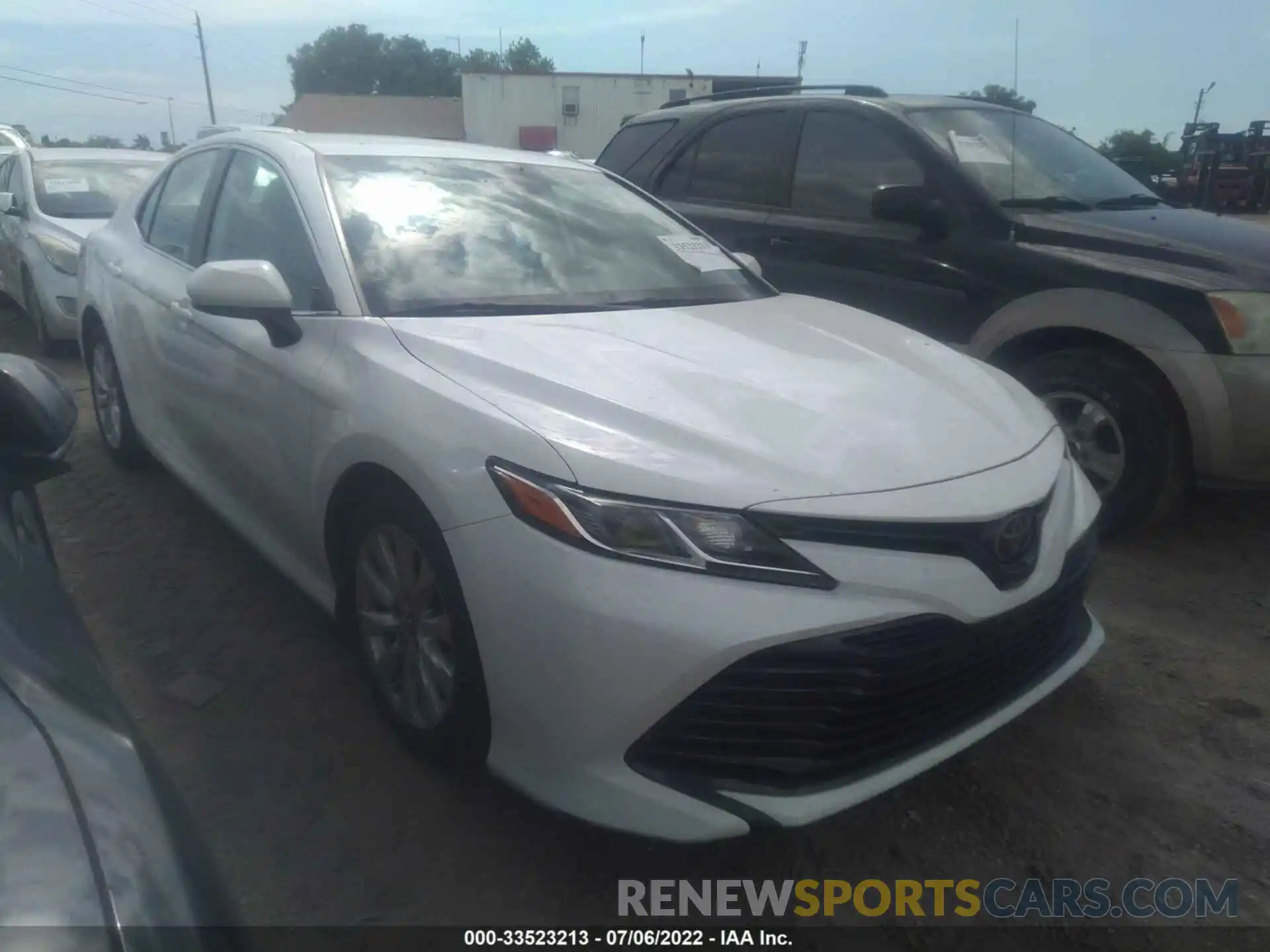 1 Photograph of a damaged car 4T1B11HK1KU251425 TOYOTA CAMRY 2019