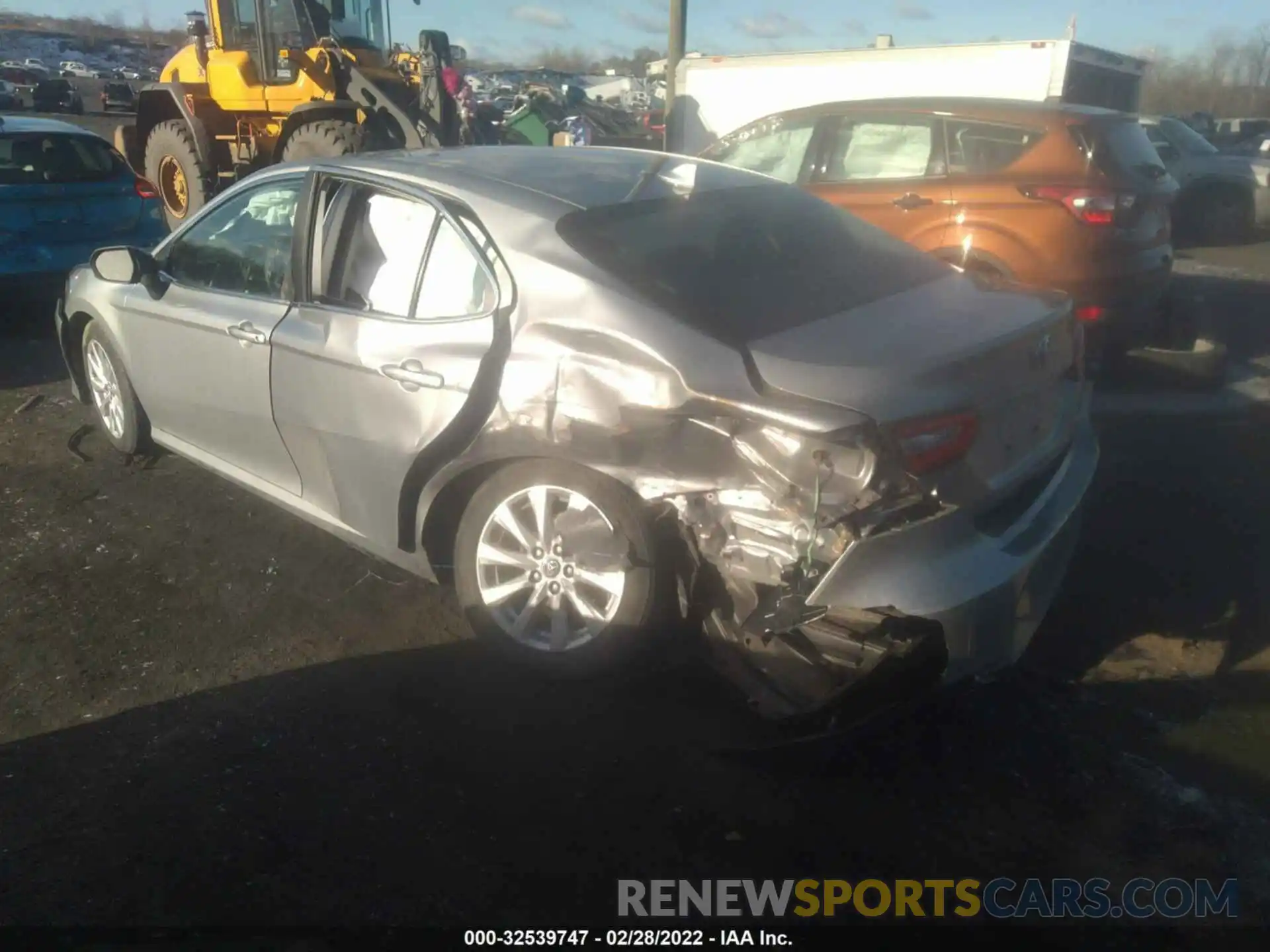 6 Photograph of a damaged car 4T1B11HK1KU253935 TOYOTA CAMRY 2019