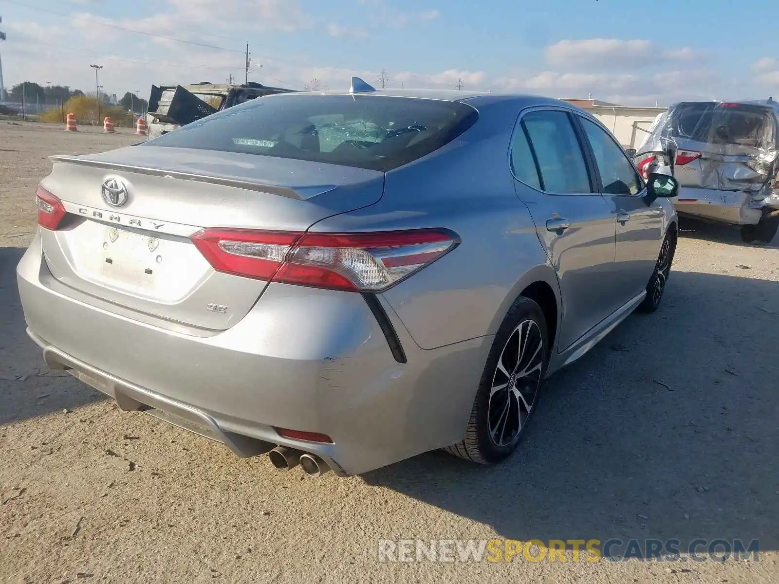 4 Photograph of a damaged car 4T1B11HK1KU254440 TOYOTA CAMRY 2019