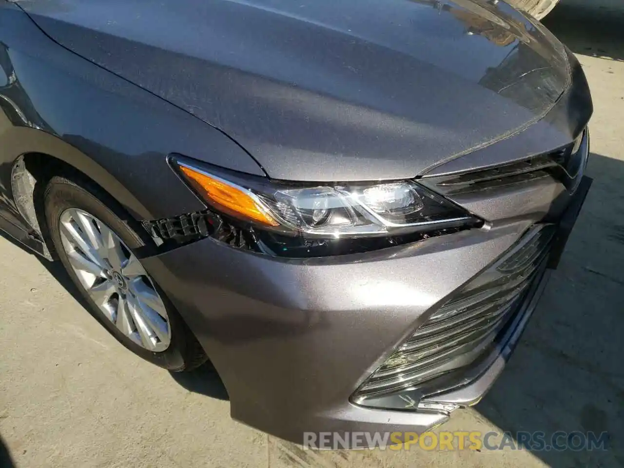 9 Photograph of a damaged car 4T1B11HK1KU254938 TOYOTA CAMRY 2019