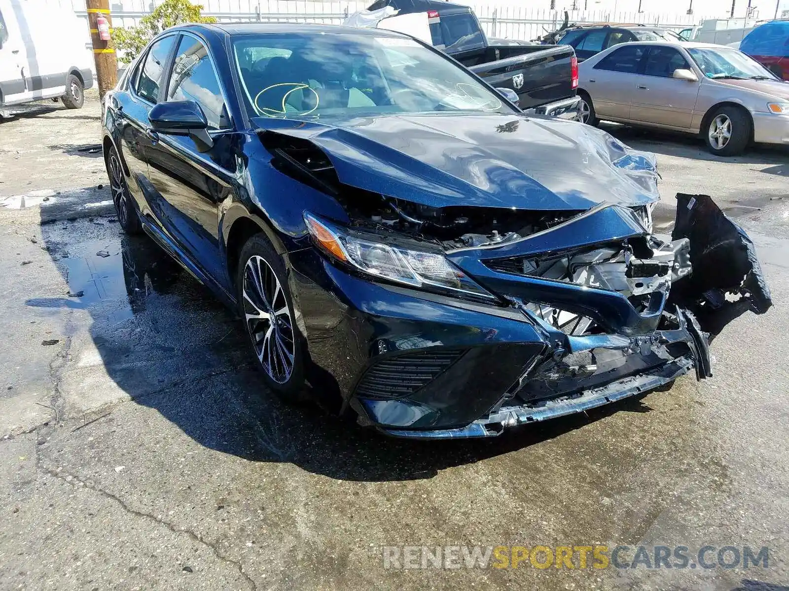 1 Photograph of a damaged car 4T1B11HK1KU256608 TOYOTA CAMRY 2019