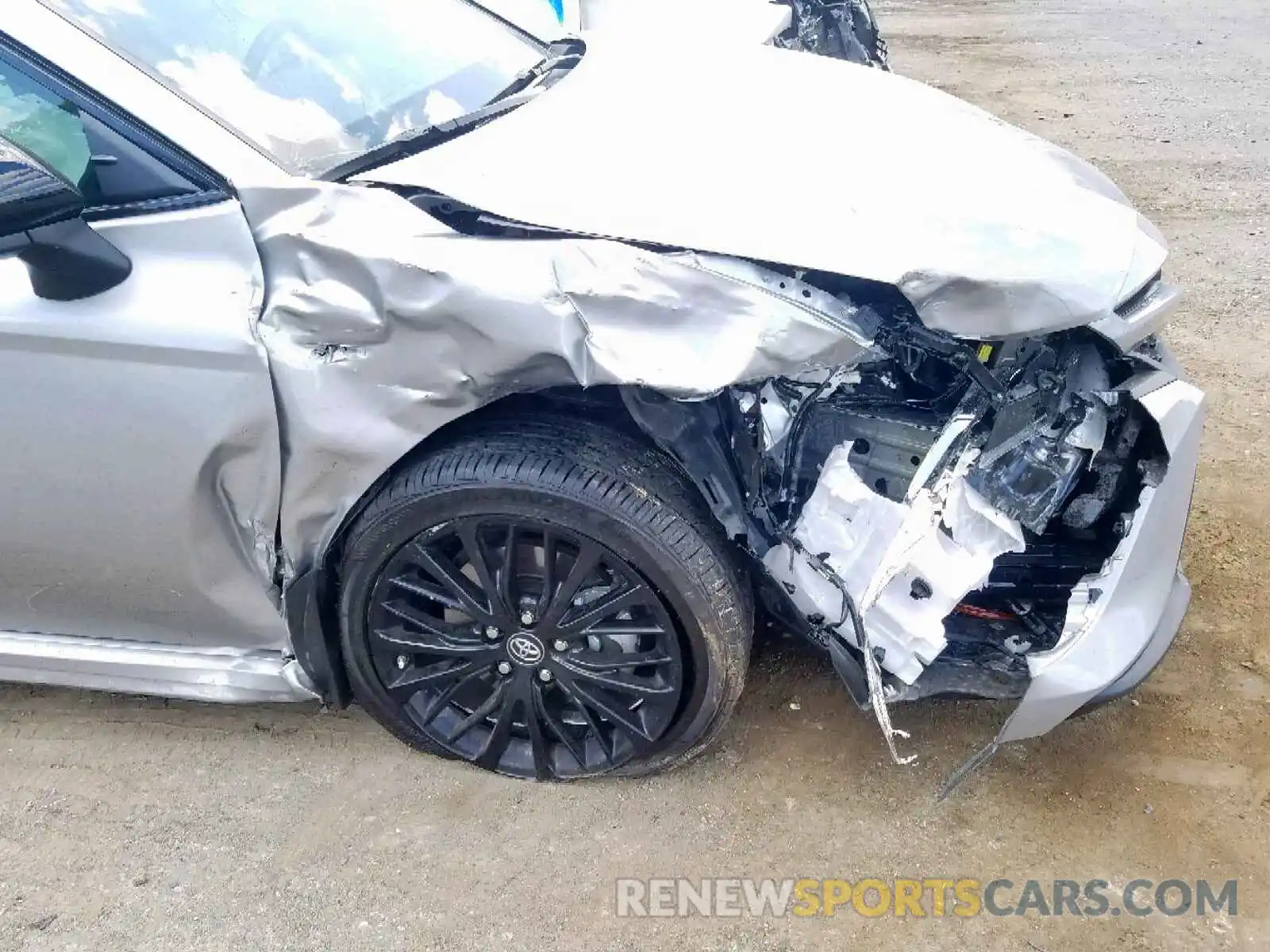 9 Photograph of a damaged car 4T1B11HK1KU257144 TOYOTA CAMRY 2019