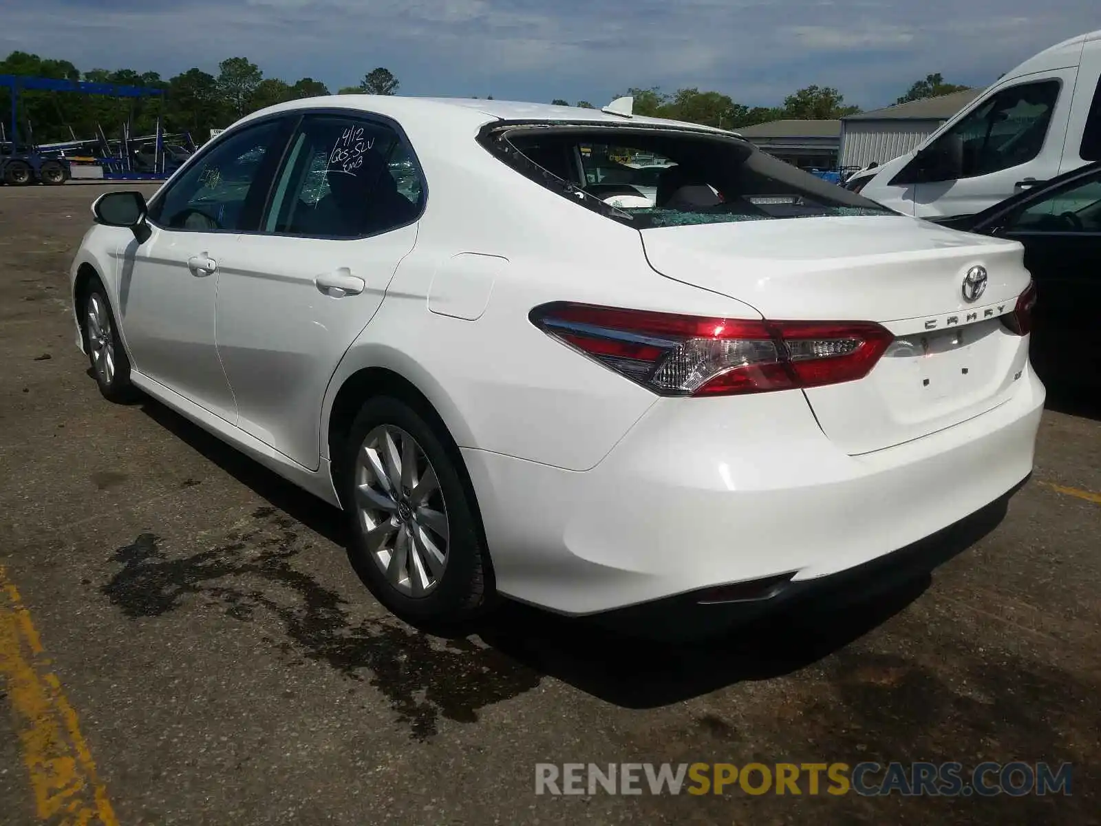 3 Photograph of a damaged car 4T1B11HK1KU257497 TOYOTA CAMRY 2019