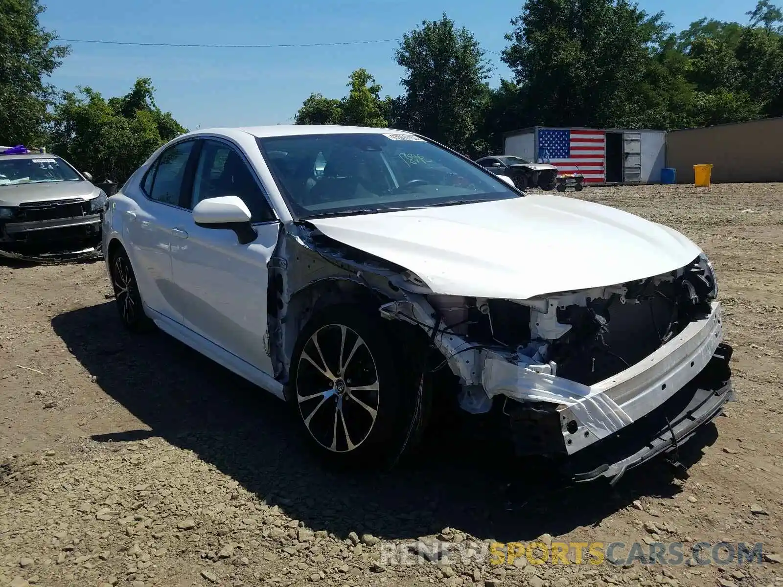 1 Photograph of a damaged car 4T1B11HK1KU259010 TOYOTA CAMRY 2019