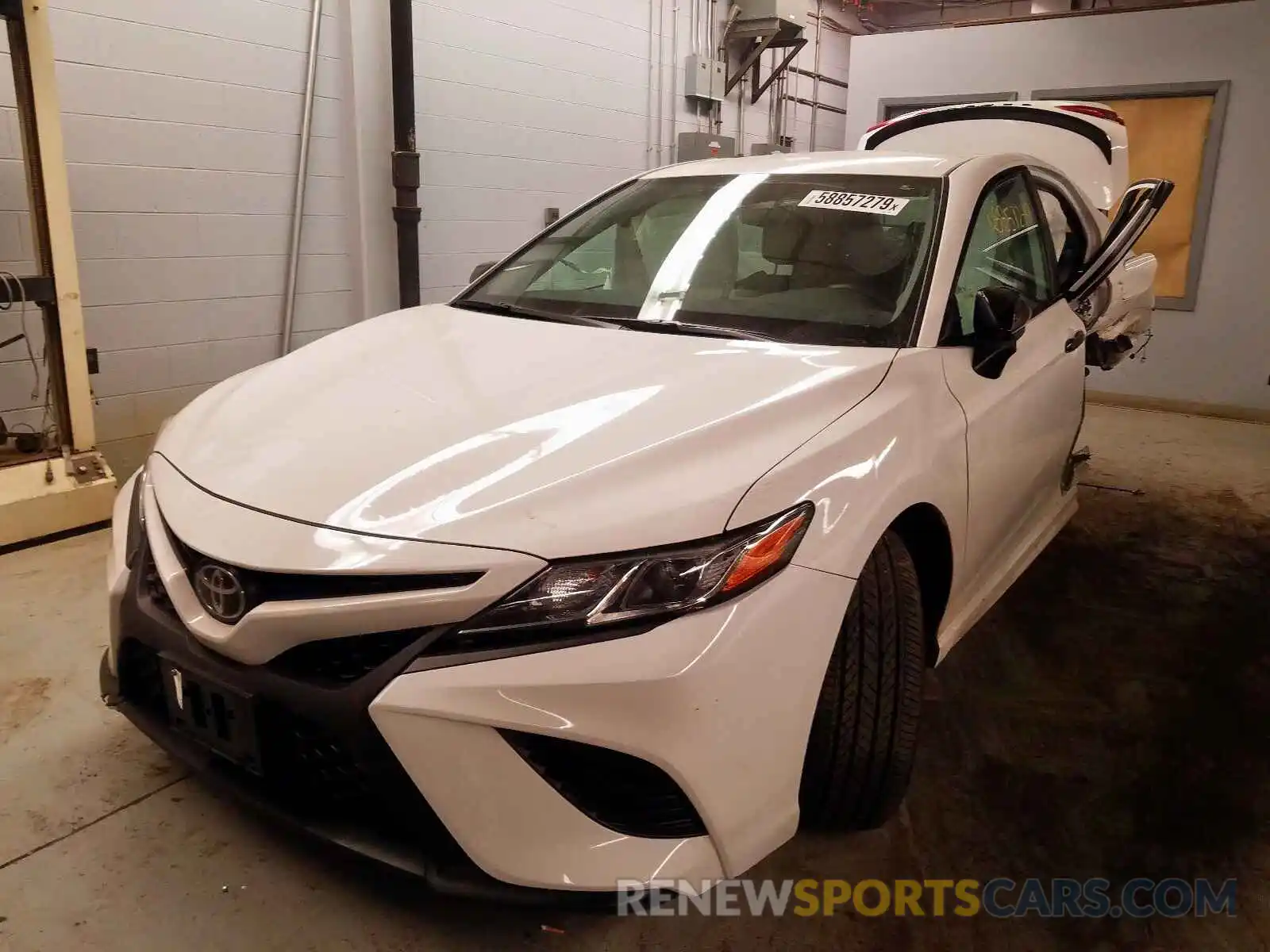 2 Photograph of a damaged car 4T1B11HK1KU259685 TOYOTA CAMRY 2019