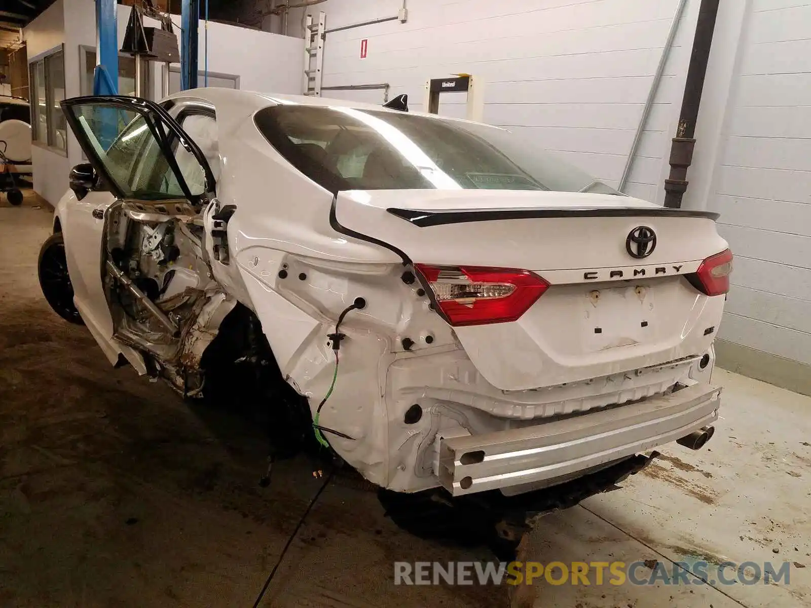 3 Photograph of a damaged car 4T1B11HK1KU259685 TOYOTA CAMRY 2019