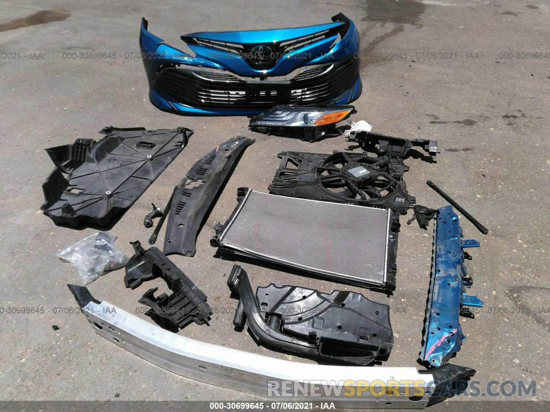 12 Photograph of a damaged car 4T1B11HK1KU259976 TOYOTA CAMRY 2019