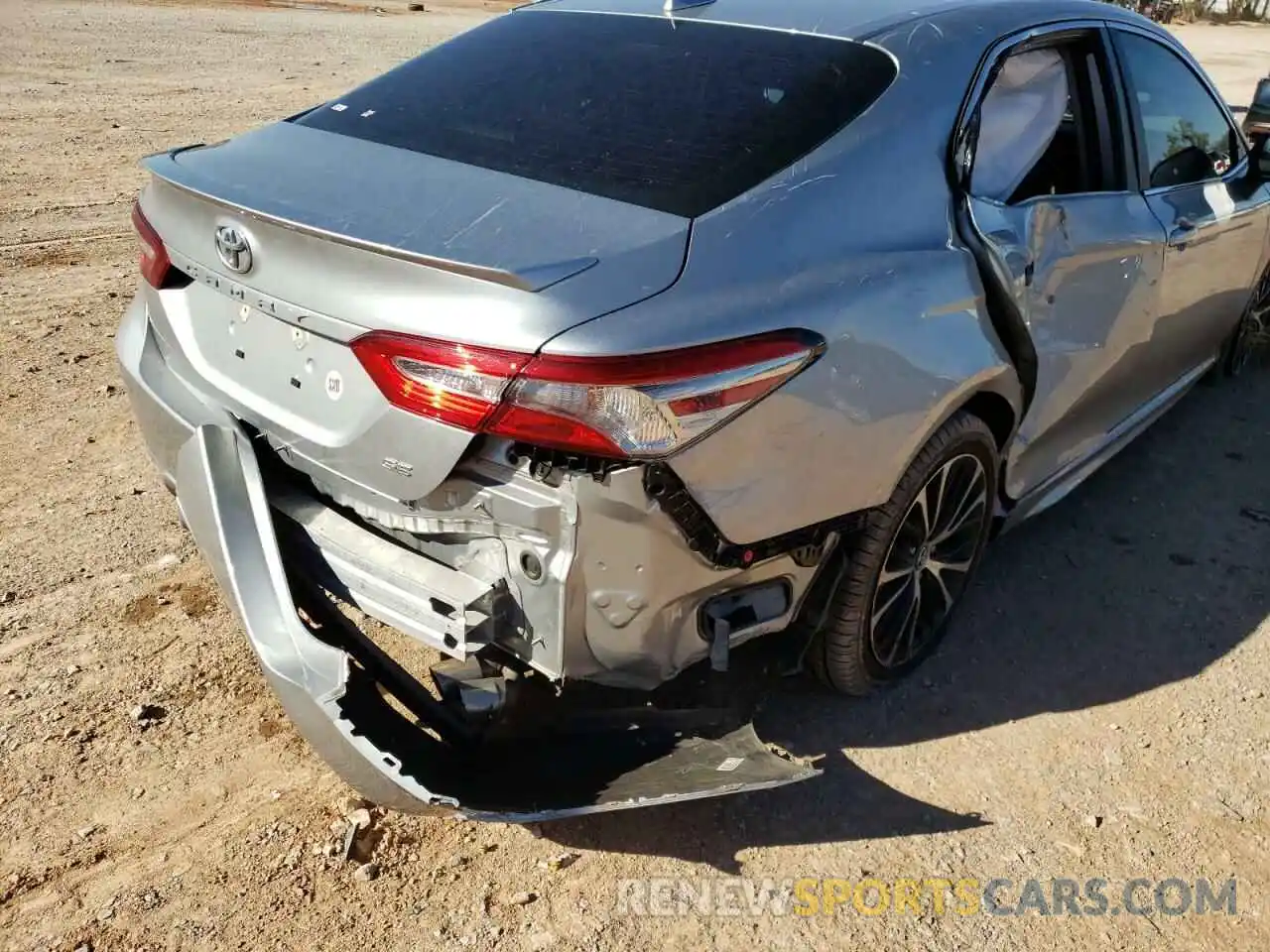 9 Photograph of a damaged car 4T1B11HK1KU261808 TOYOTA CAMRY 2019