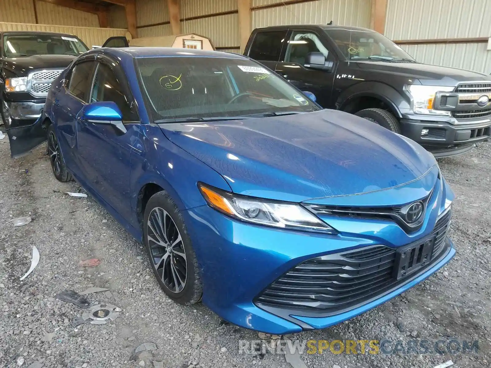 1 Photograph of a damaged car 4T1B11HK1KU262473 TOYOTA CAMRY 2019