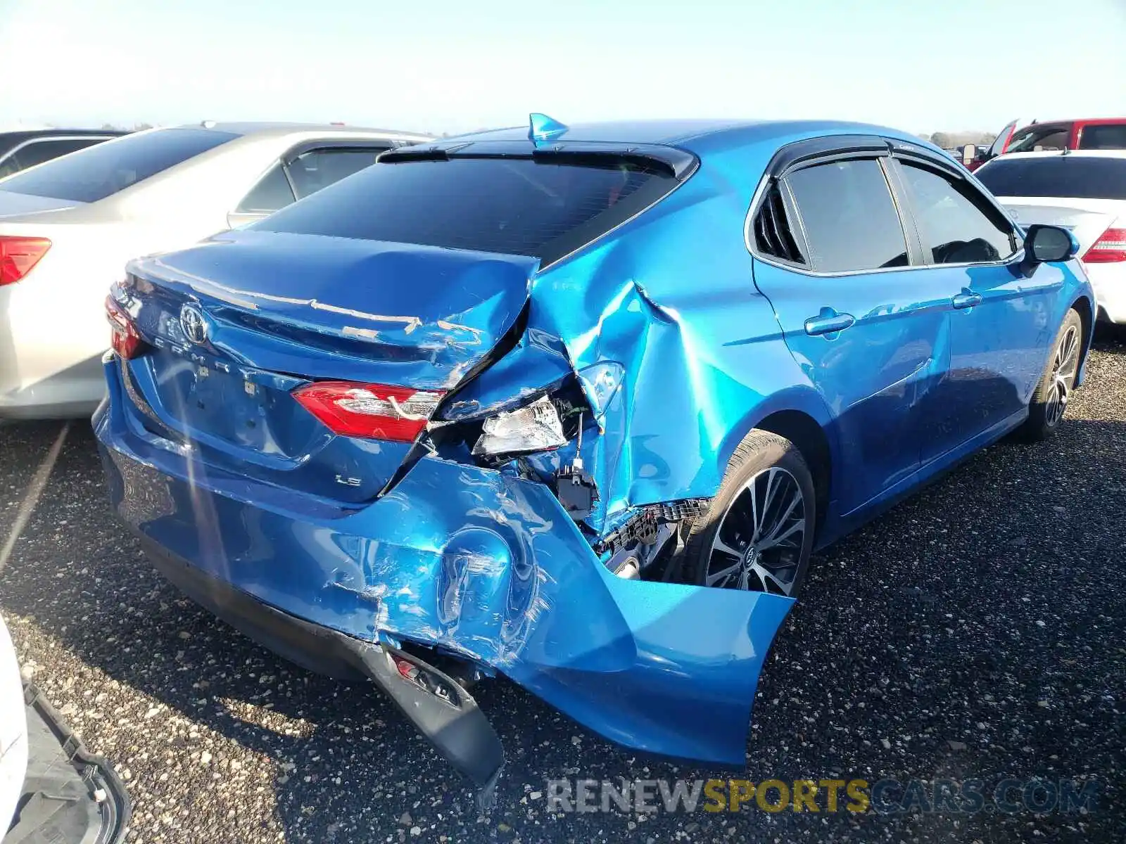 4 Photograph of a damaged car 4T1B11HK1KU262473 TOYOTA CAMRY 2019