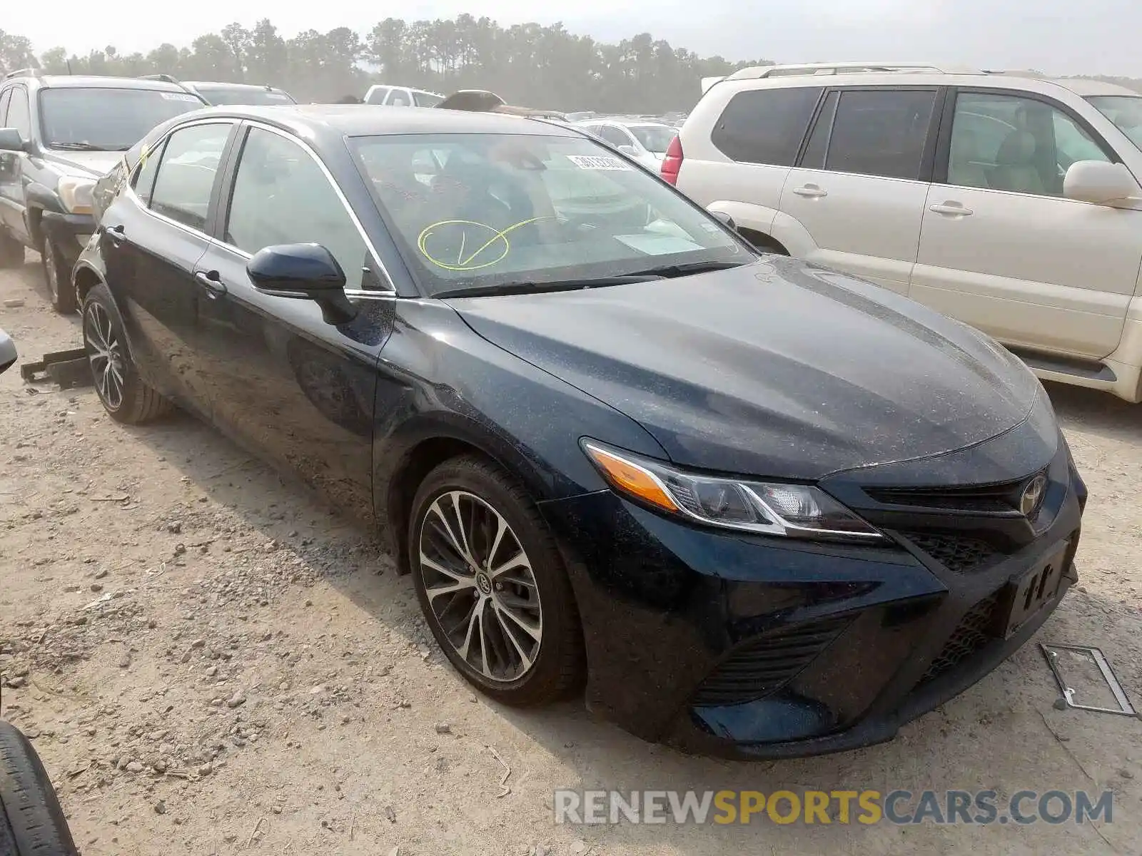 1 Photograph of a damaged car 4T1B11HK1KU262571 TOYOTA CAMRY 2019