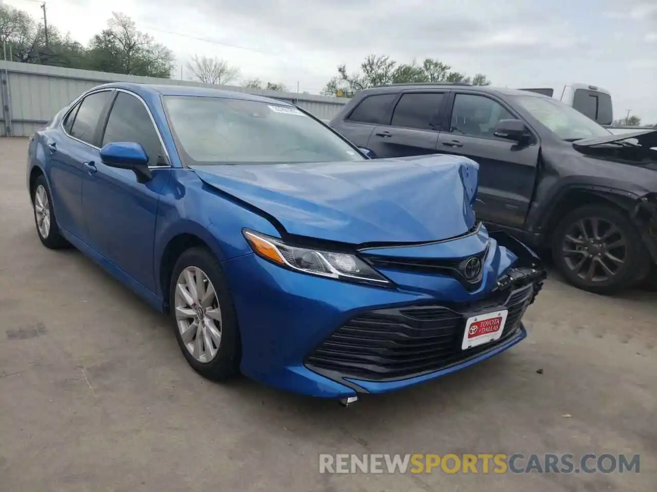 1 Photograph of a damaged car 4T1B11HK1KU264207 TOYOTA CAMRY 2019