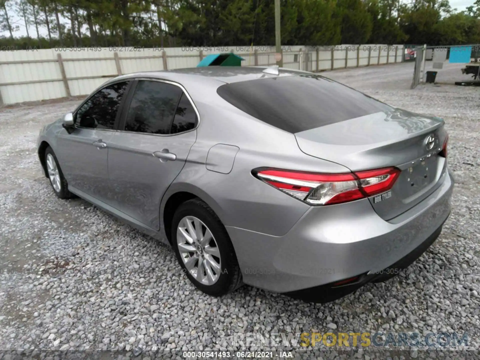 3 Фотография поврежденного автомобиля 4T1B11HK1KU264675 TOYOTA CAMRY 2019