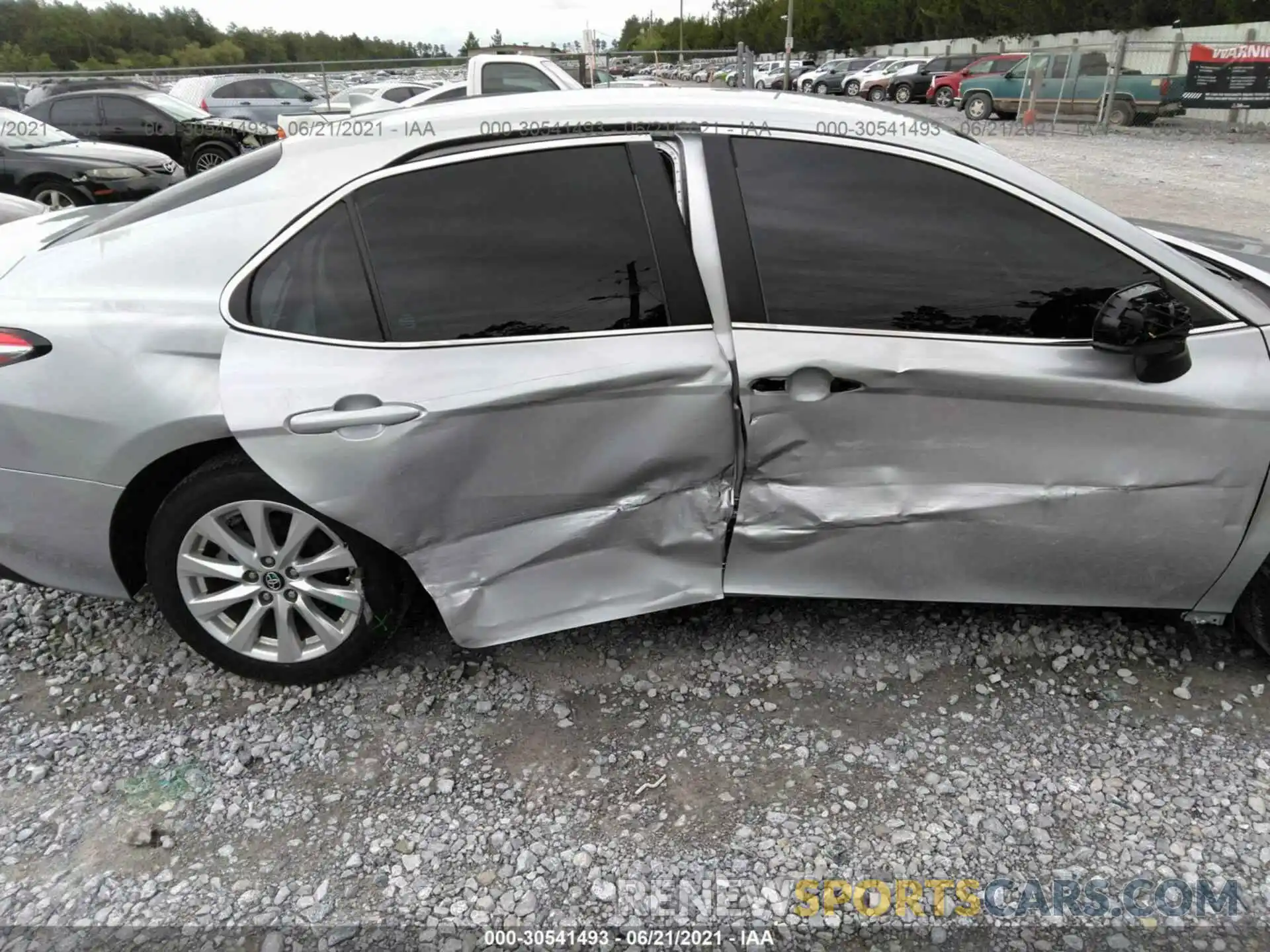 6 Photograph of a damaged car 4T1B11HK1KU264675 TOYOTA CAMRY 2019