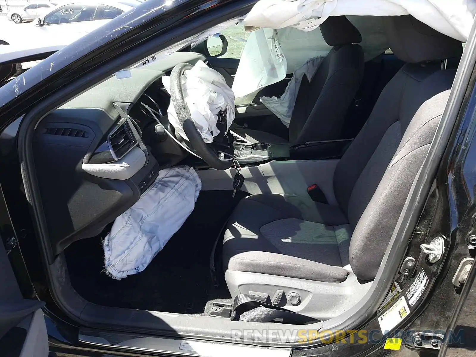 5 Photograph of a damaged car 4T1B11HK1KU265857 TOYOTA CAMRY 2019