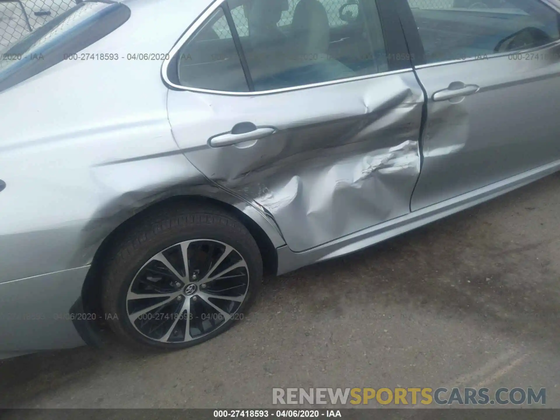 6 Photograph of a damaged car 4T1B11HK1KU267429 TOYOTA CAMRY 2019