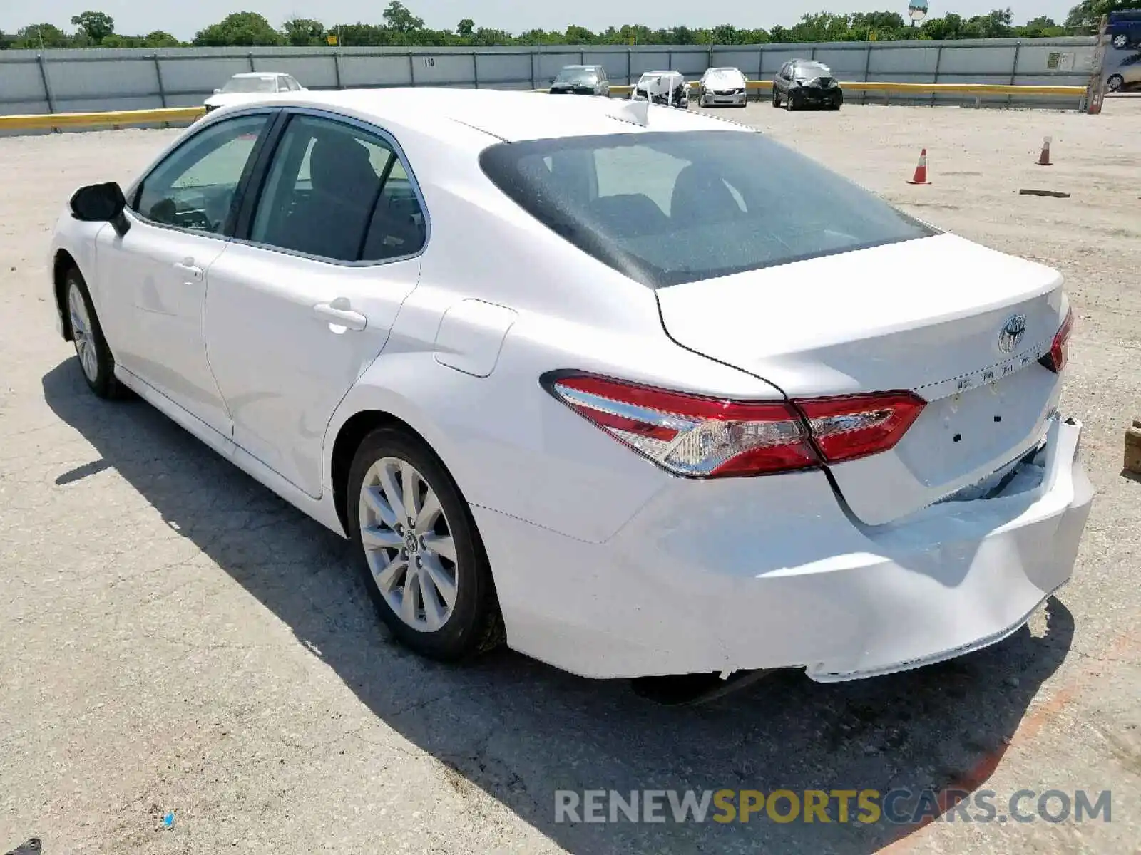 3 Photograph of a damaged car 4T1B11HK1KU269620 TOYOTA CAMRY 2019