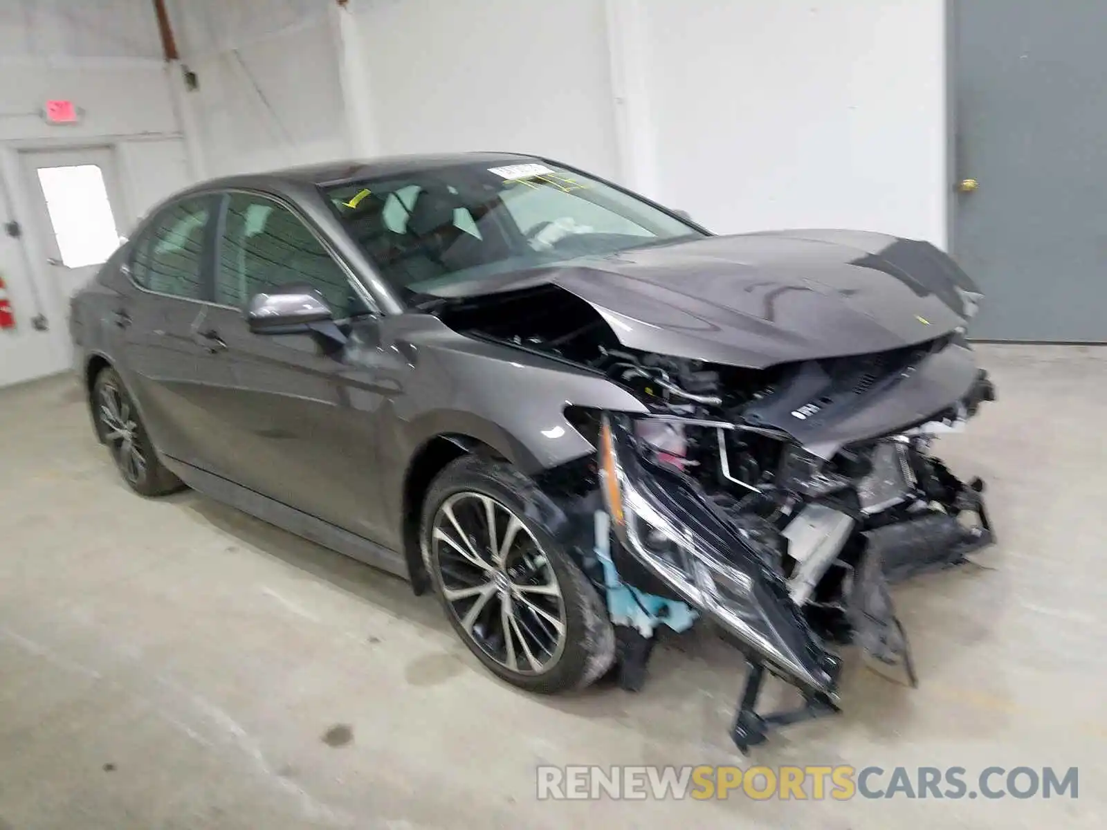 1 Photograph of a damaged car 4T1B11HK1KU271559 TOYOTA CAMRY 2019