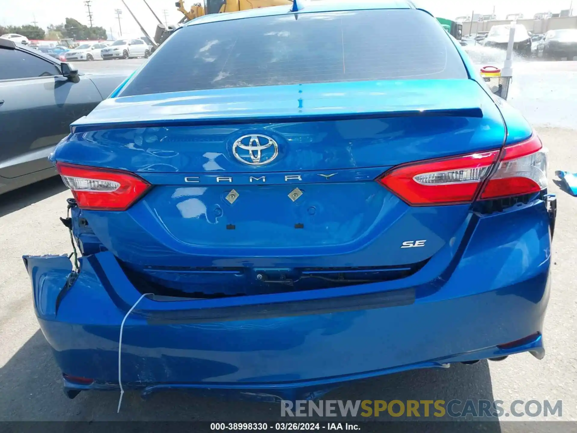 16 Photograph of a damaged car 4T1B11HK1KU272453 TOYOTA CAMRY 2019