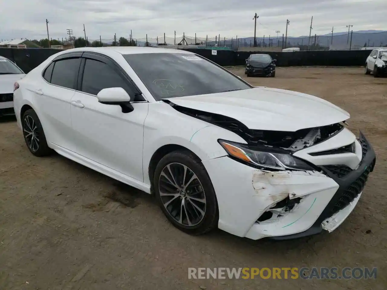 1 Photograph of a damaged car 4T1B11HK1KU272534 TOYOTA CAMRY 2019