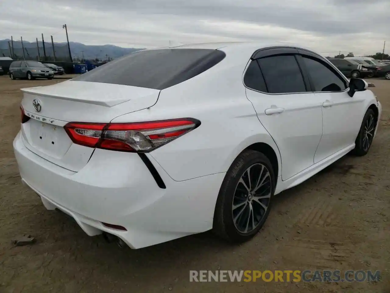 4 Фотография поврежденного автомобиля 4T1B11HK1KU272534 TOYOTA CAMRY 2019