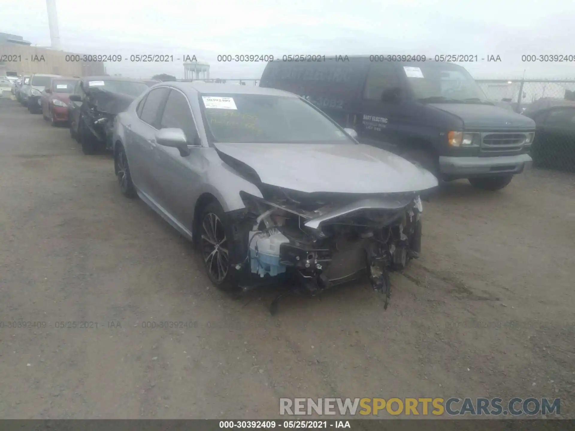 1 Photograph of a damaged car 4T1B11HK1KU274493 TOYOTA CAMRY 2019