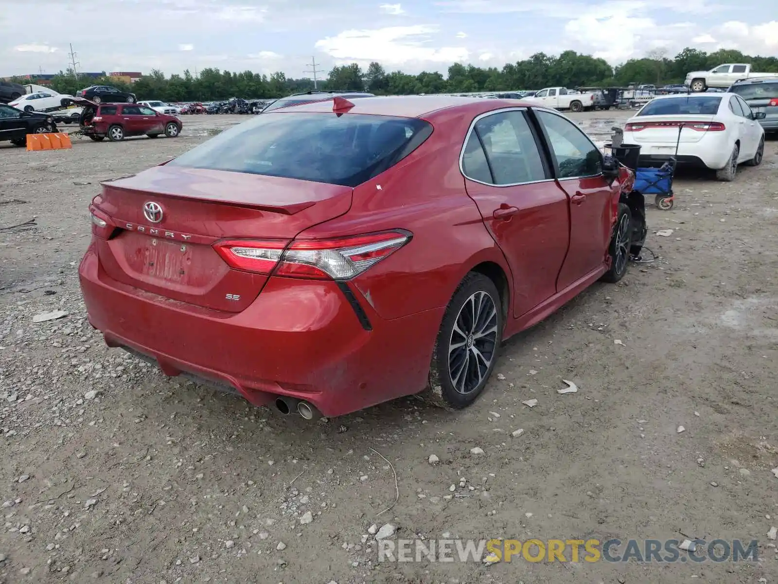 4 Photograph of a damaged car 4T1B11HK1KU275708 TOYOTA CAMRY 2019