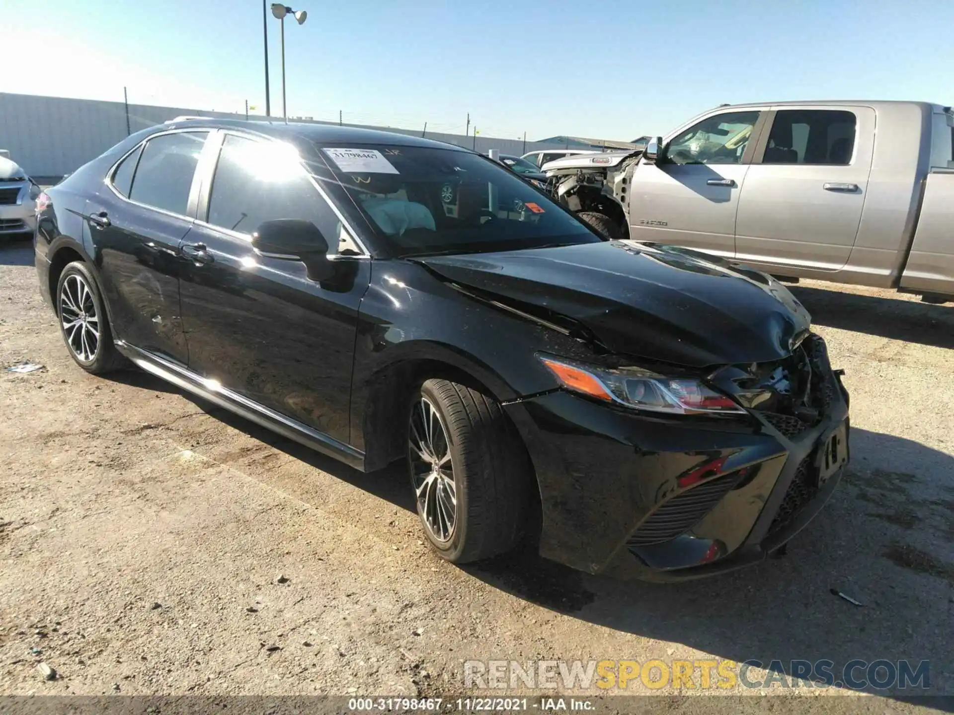 1 Photograph of a damaged car 4T1B11HK1KU275871 TOYOTA CAMRY 2019