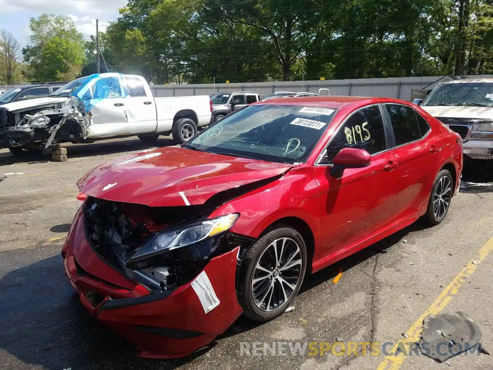 2 Photograph of a damaged car 4T1B11HK1KU275918 TOYOTA CAMRY 2019