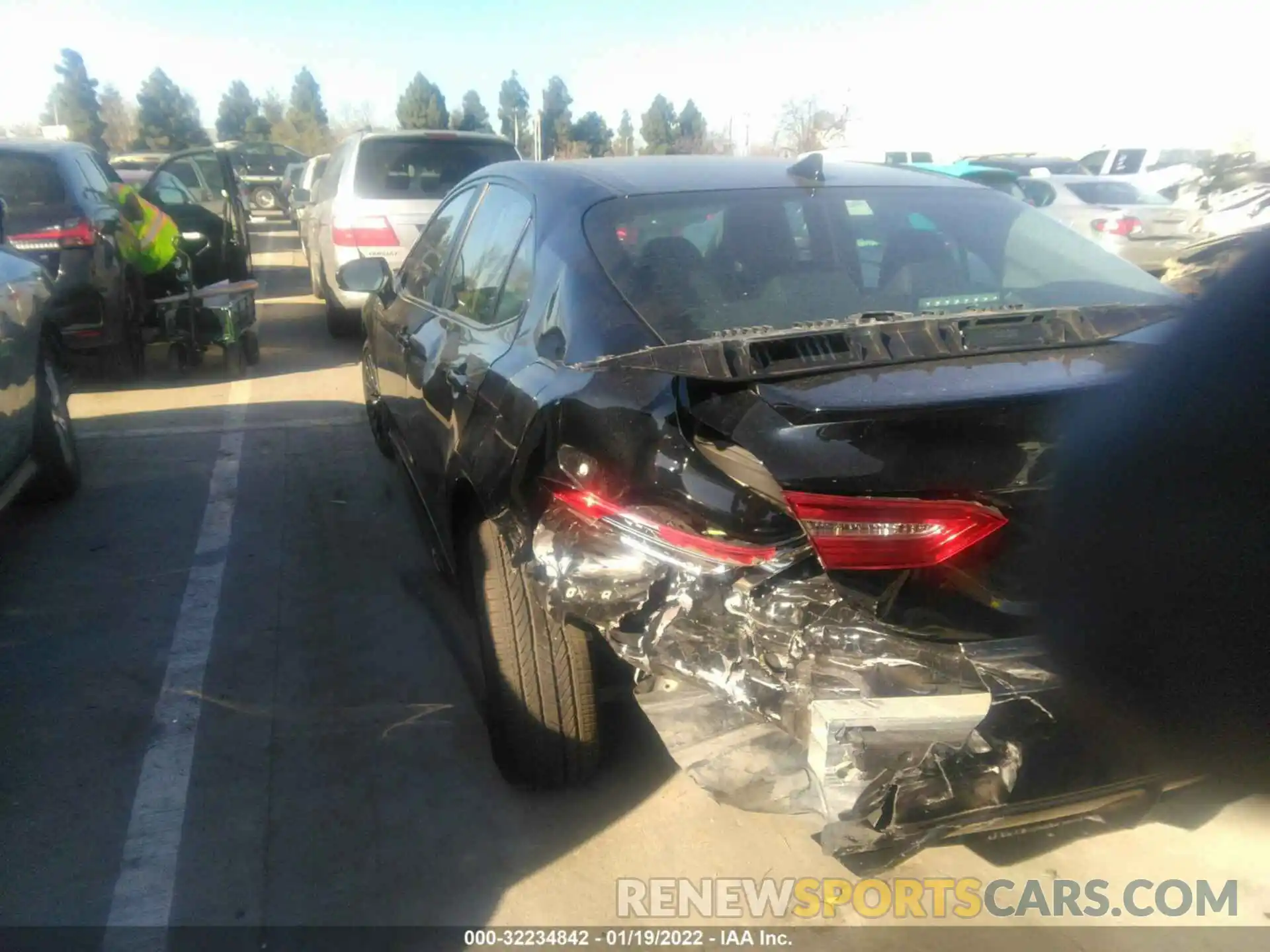 3 Photograph of a damaged car 4T1B11HK1KU279371 TOYOTA CAMRY 2019