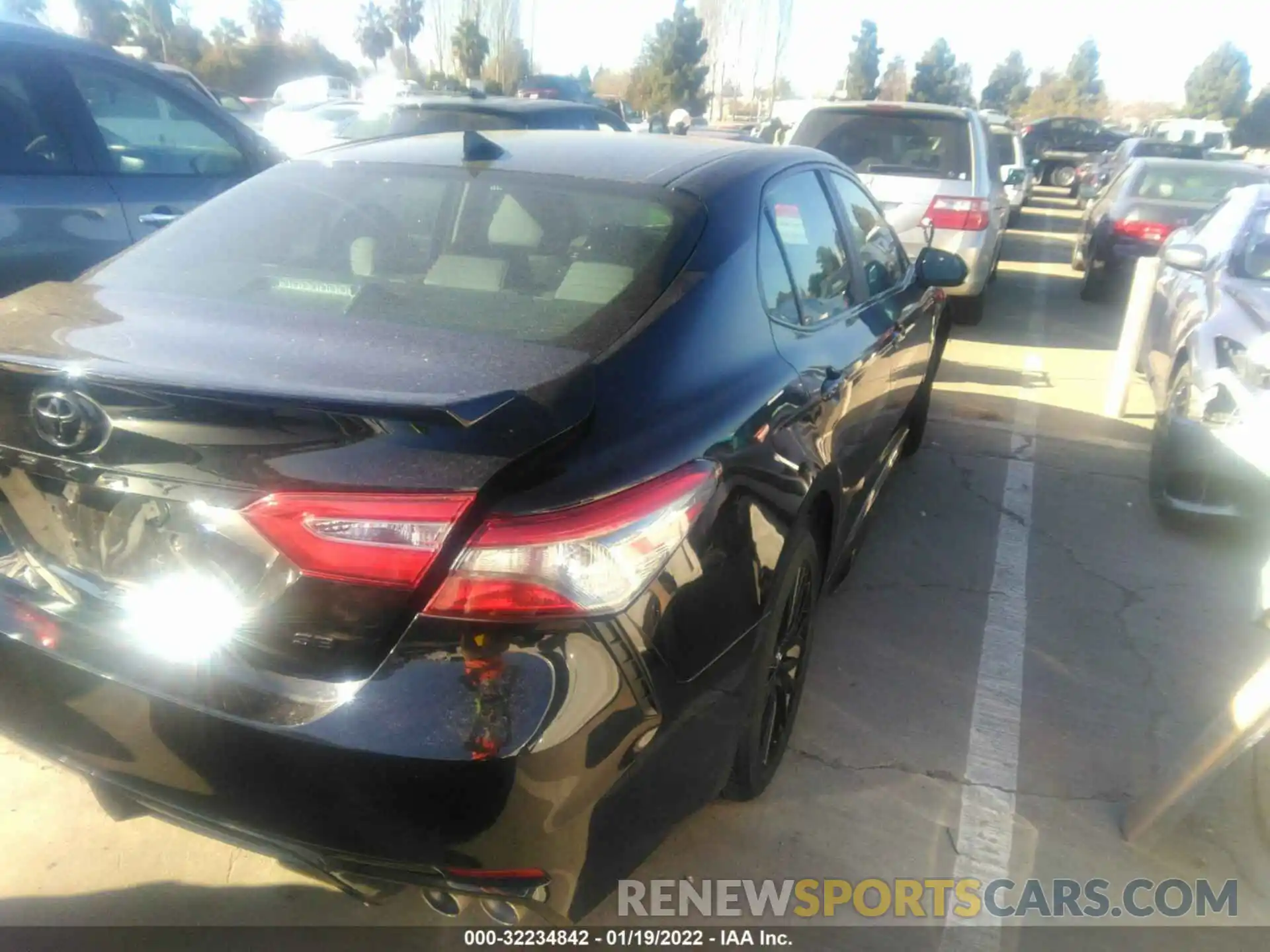 4 Photograph of a damaged car 4T1B11HK1KU279371 TOYOTA CAMRY 2019