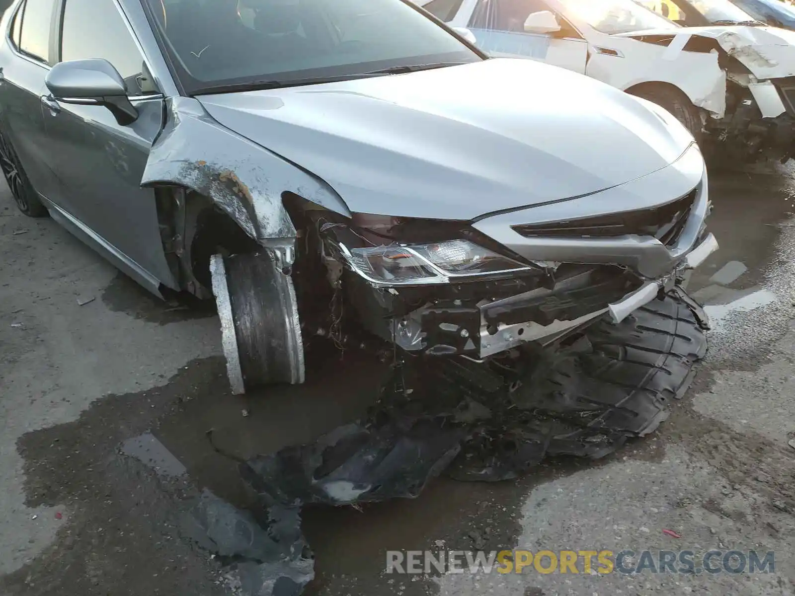 9 Photograph of a damaged car 4T1B11HK1KU282691 TOYOTA CAMRY 2019