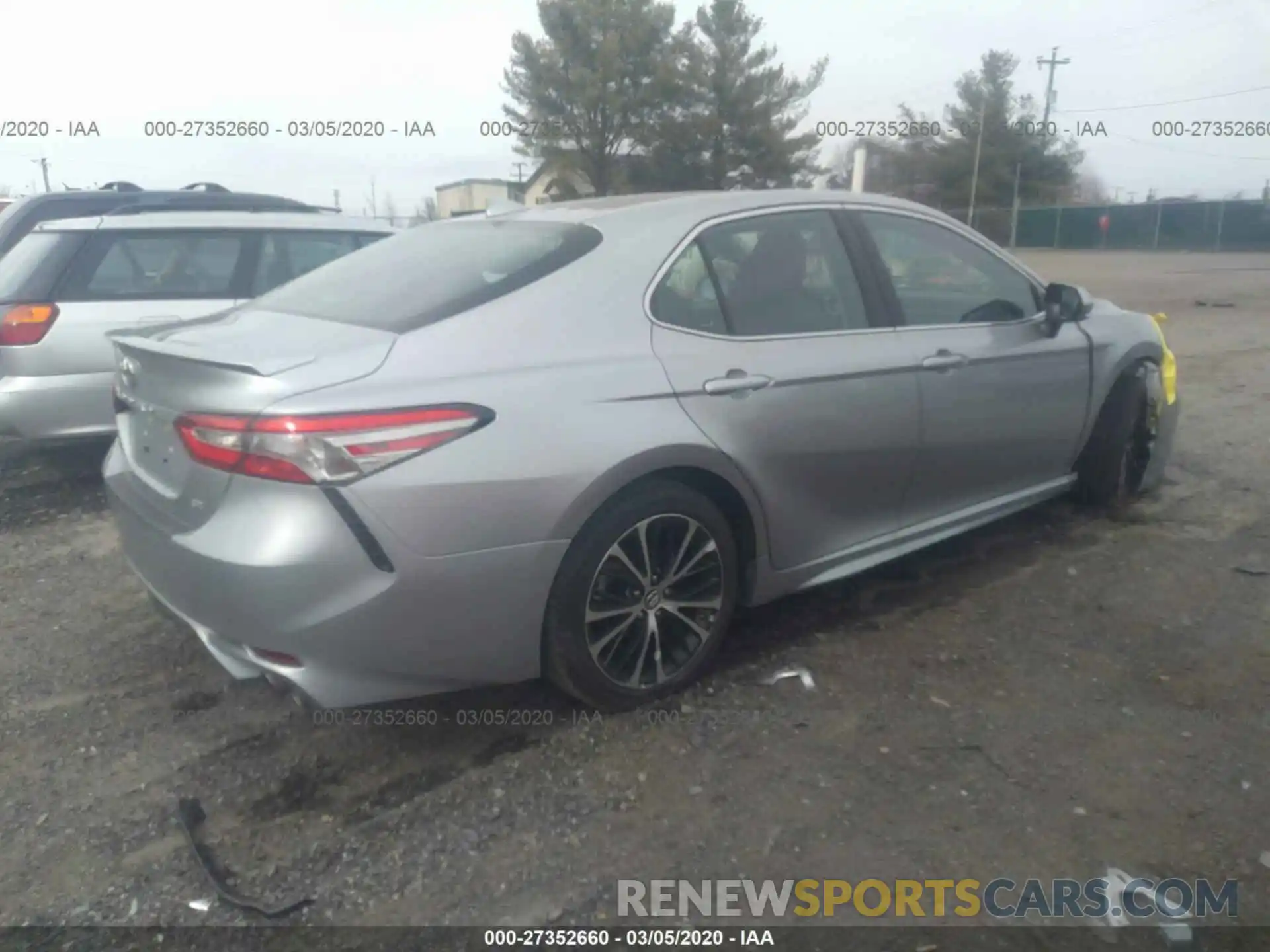 4 Photograph of a damaged car 4T1B11HK1KU283887 TOYOTA CAMRY 2019