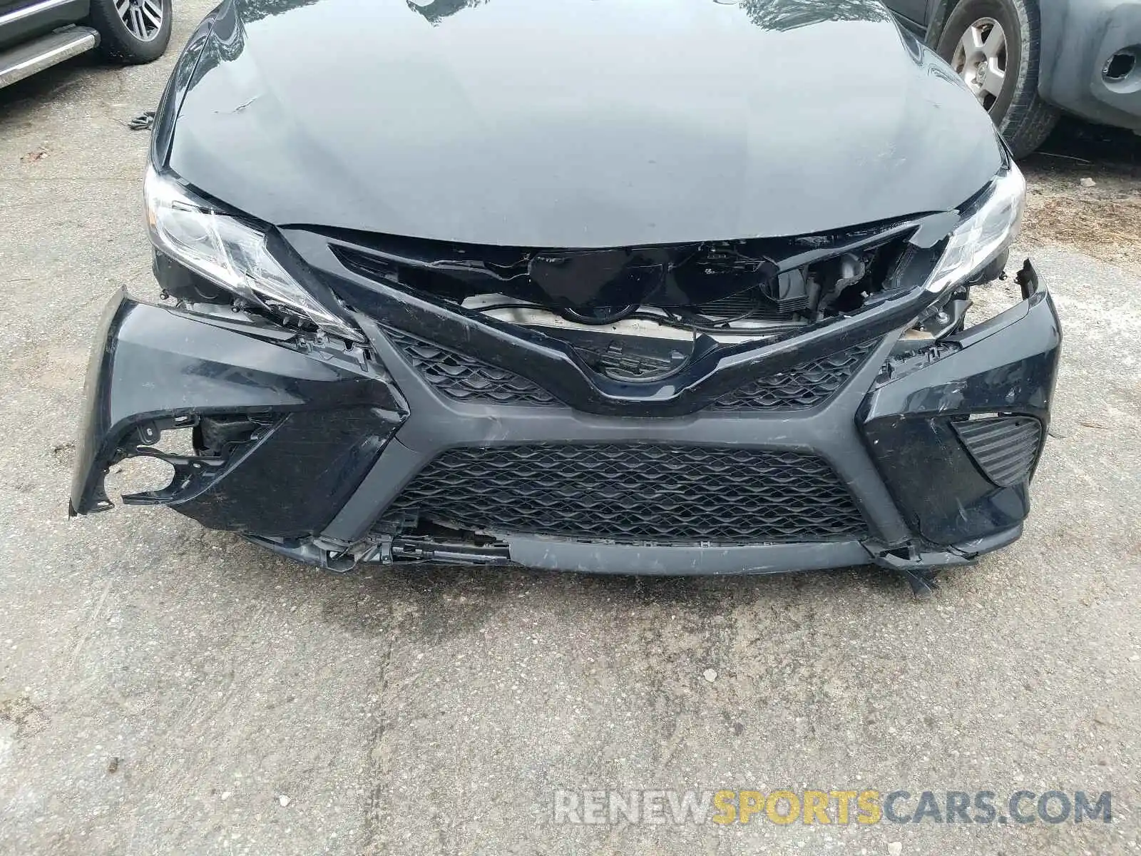 9 Photograph of a damaged car 4T1B11HK1KU284201 TOYOTA CAMRY 2019