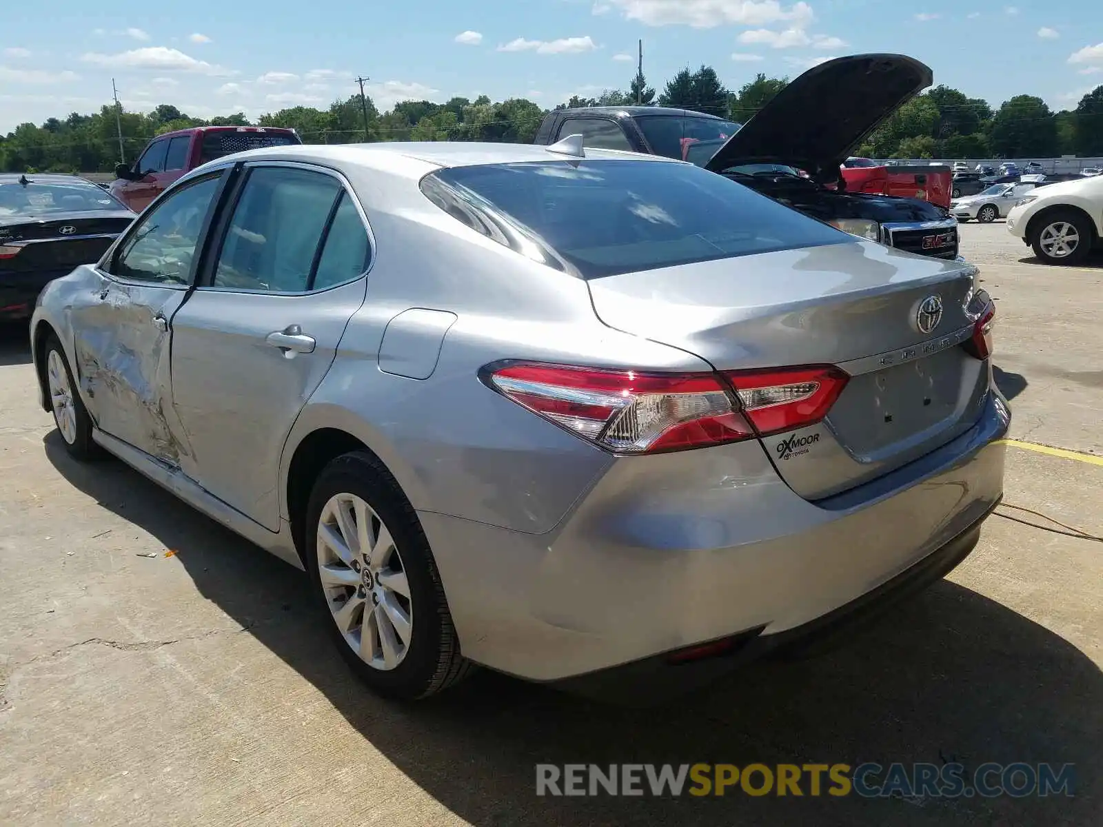 3 Photograph of a damaged car 4T1B11HK1KU284425 TOYOTA CAMRY 2019